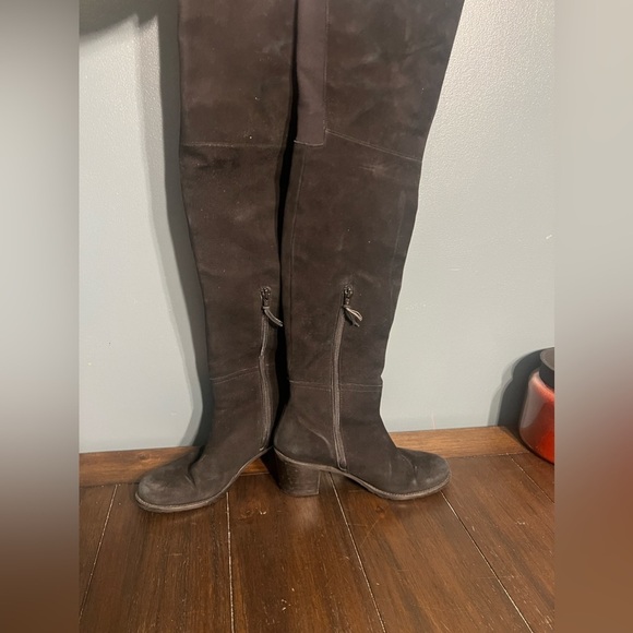 Stuart Weitzman Hilo Thigh High Boots - Picture 3 of 11